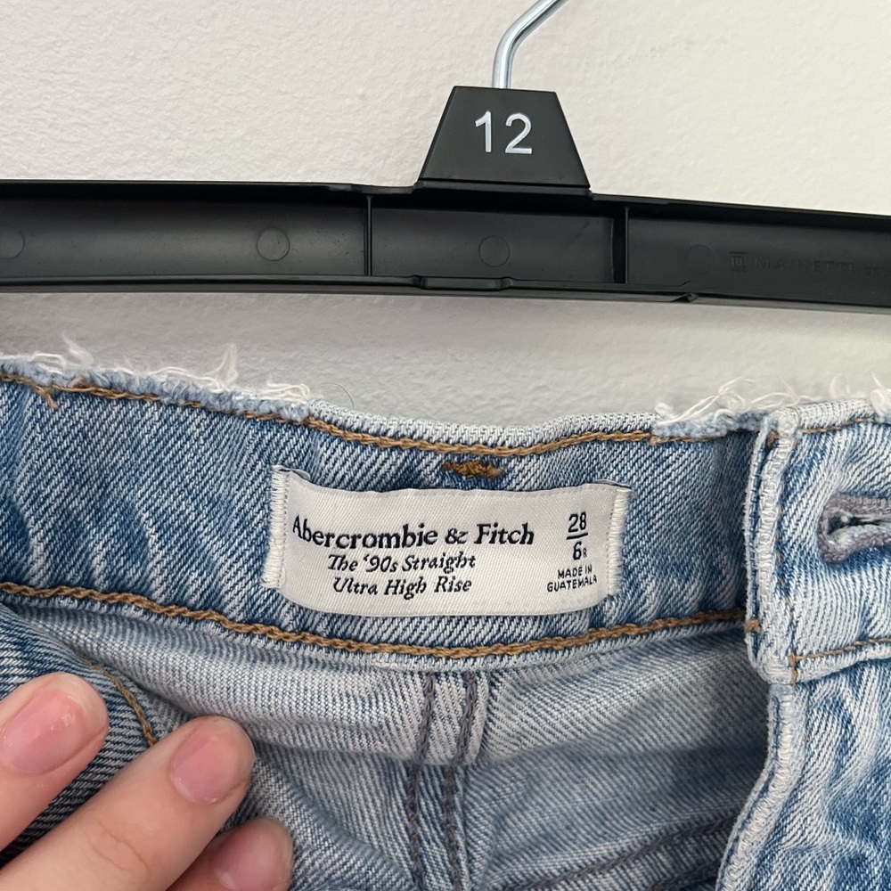 Abercrombie 90s Ultra High Rise straight leg jeans